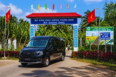Xe du lịch đi Long Phú